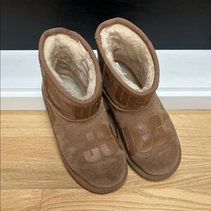 Girls Ugg Logo Mini Boot